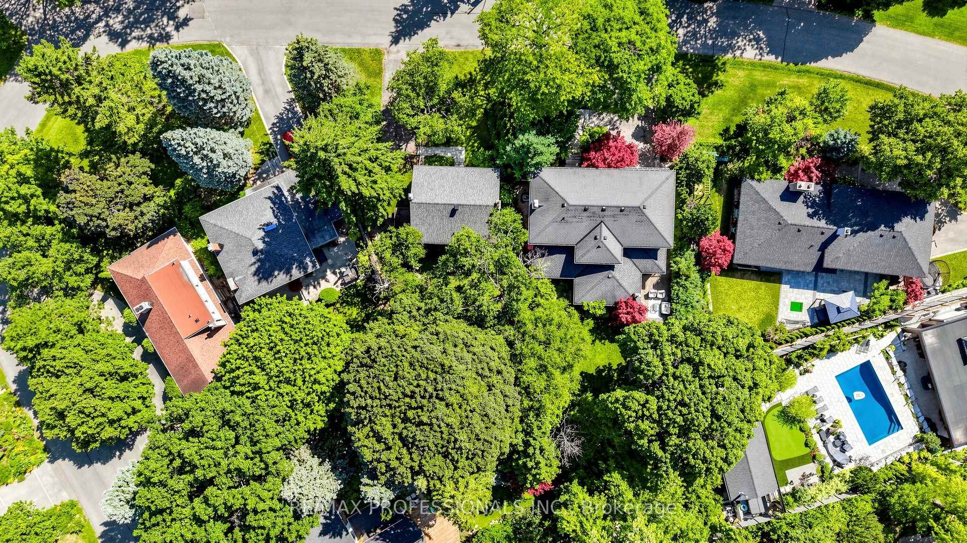 Photo 25 of 8 Southway Road, Etobicoke, Edenbridge-Humber Valley — HOMEH