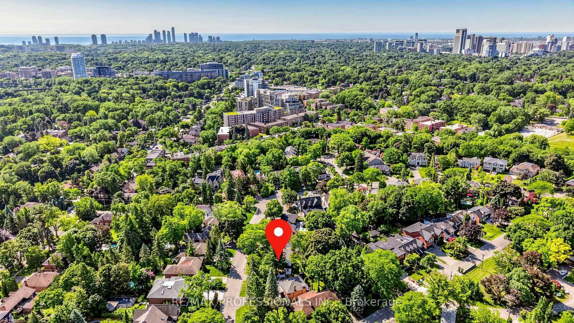Photo 26 of 8 Southway Road, Etobicoke, Edenbridge-Humber Valley — HOMEH