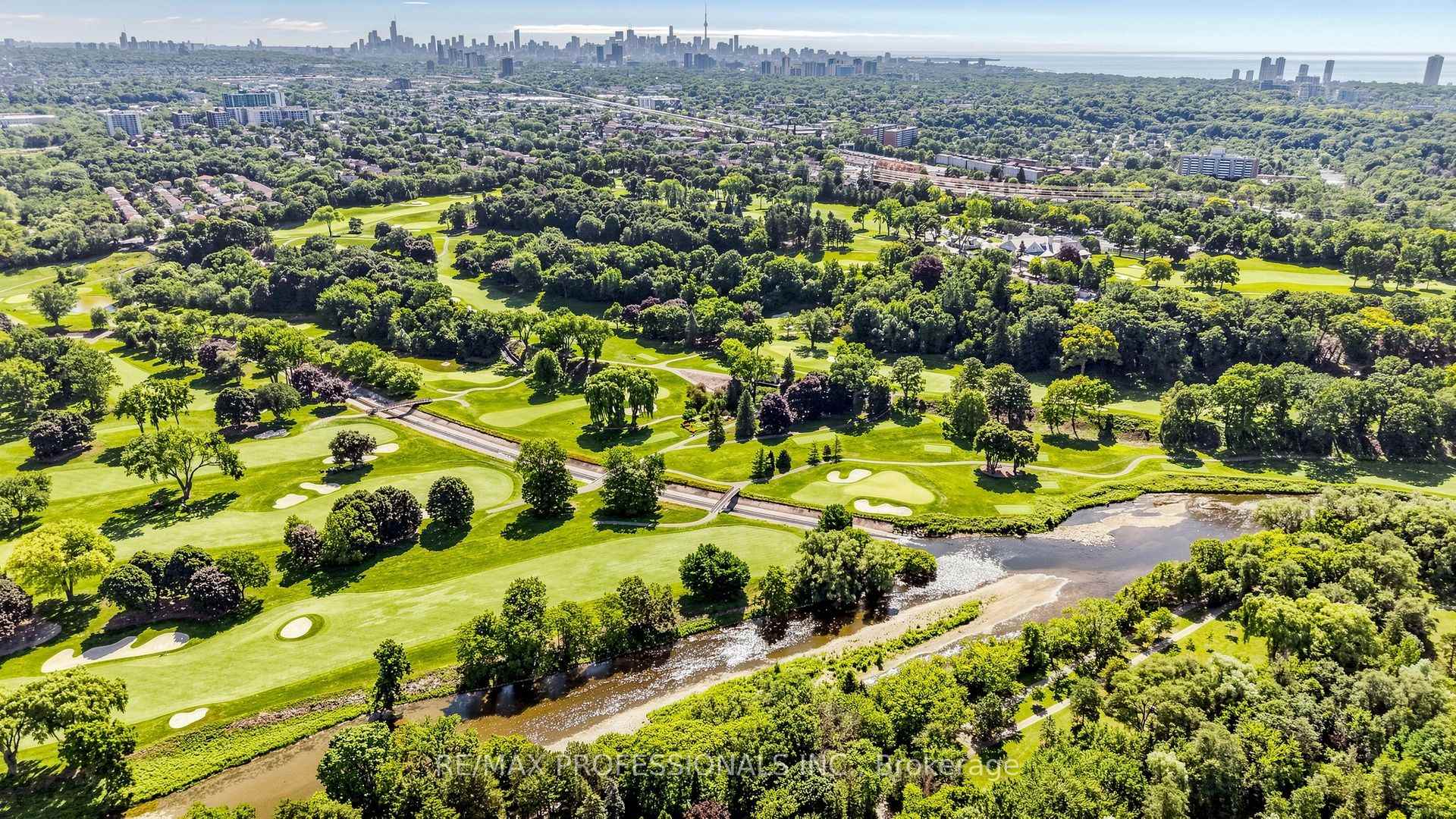Photo 34 of 8 Southway Road, Etobicoke, Edenbridge-Humber Valley — HOMEH