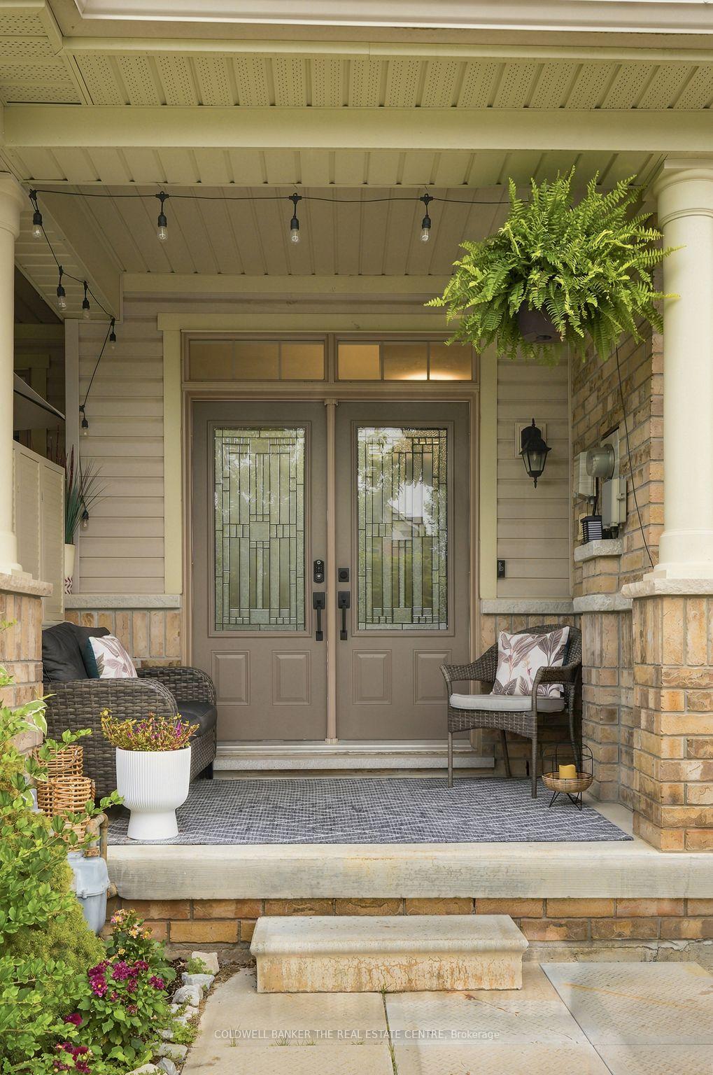 Photo 2 of 46 Pearcey Crescent, Barrie, Bayfield — HOMEH