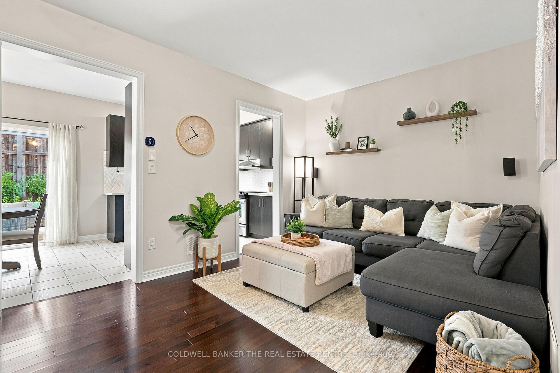 Photo 5 of 46 Pearcey Crescent, Barrie, Bayfield — HOMEH