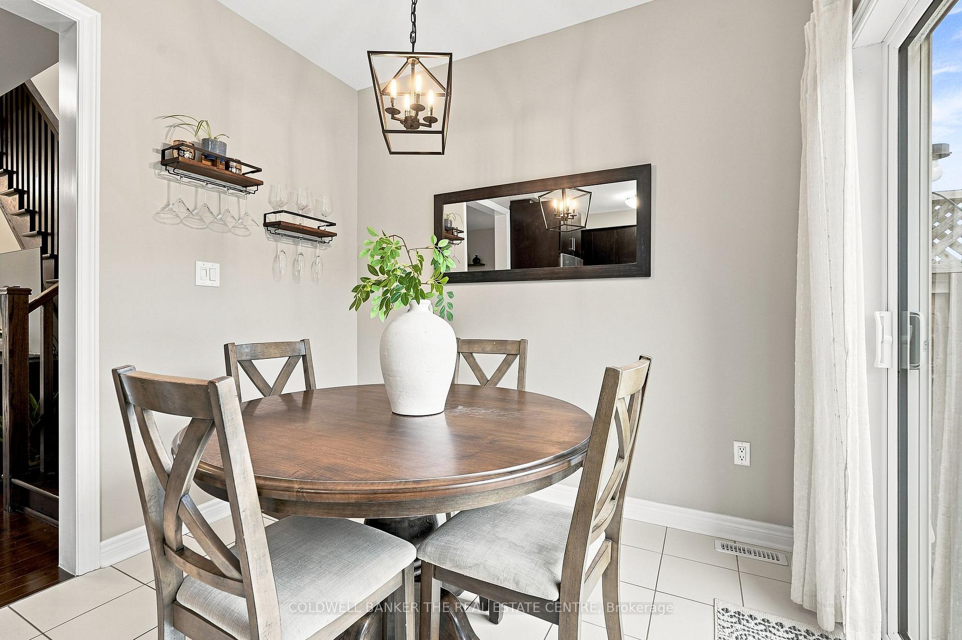Photo 8 of 46 Pearcey Crescent, Barrie, Bayfield — HOMEH