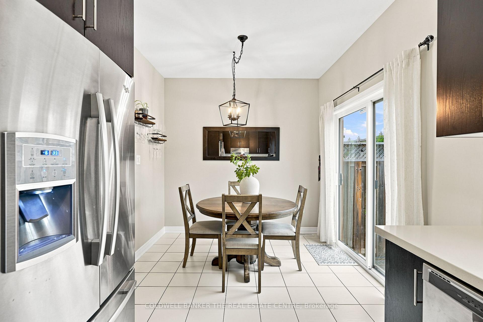 Photo 9 of 46 Pearcey Crescent, Barrie, Bayfield — HOMEH