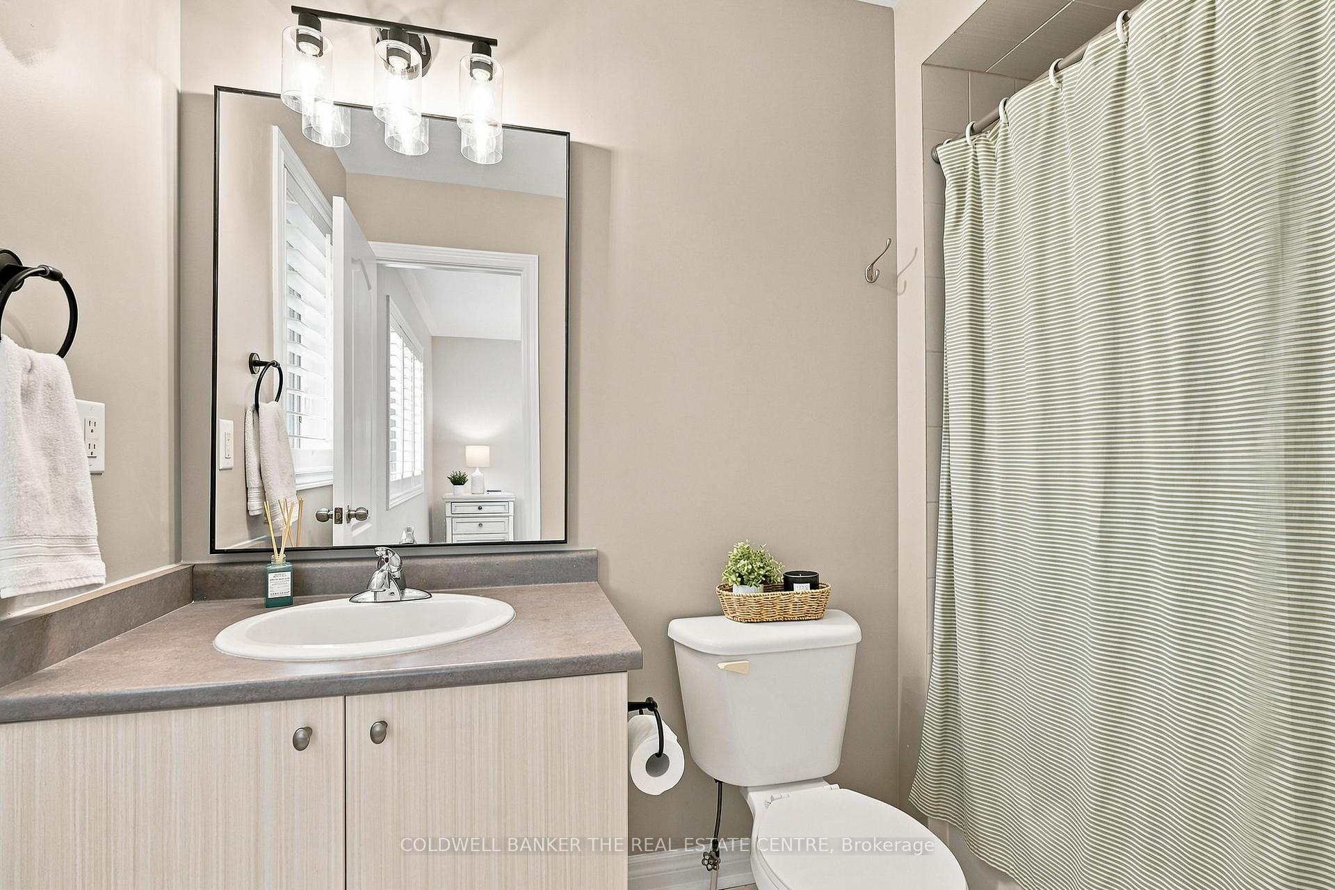 Photo 20 of 46 Pearcey Crescent, Barrie, Bayfield — HOMEH