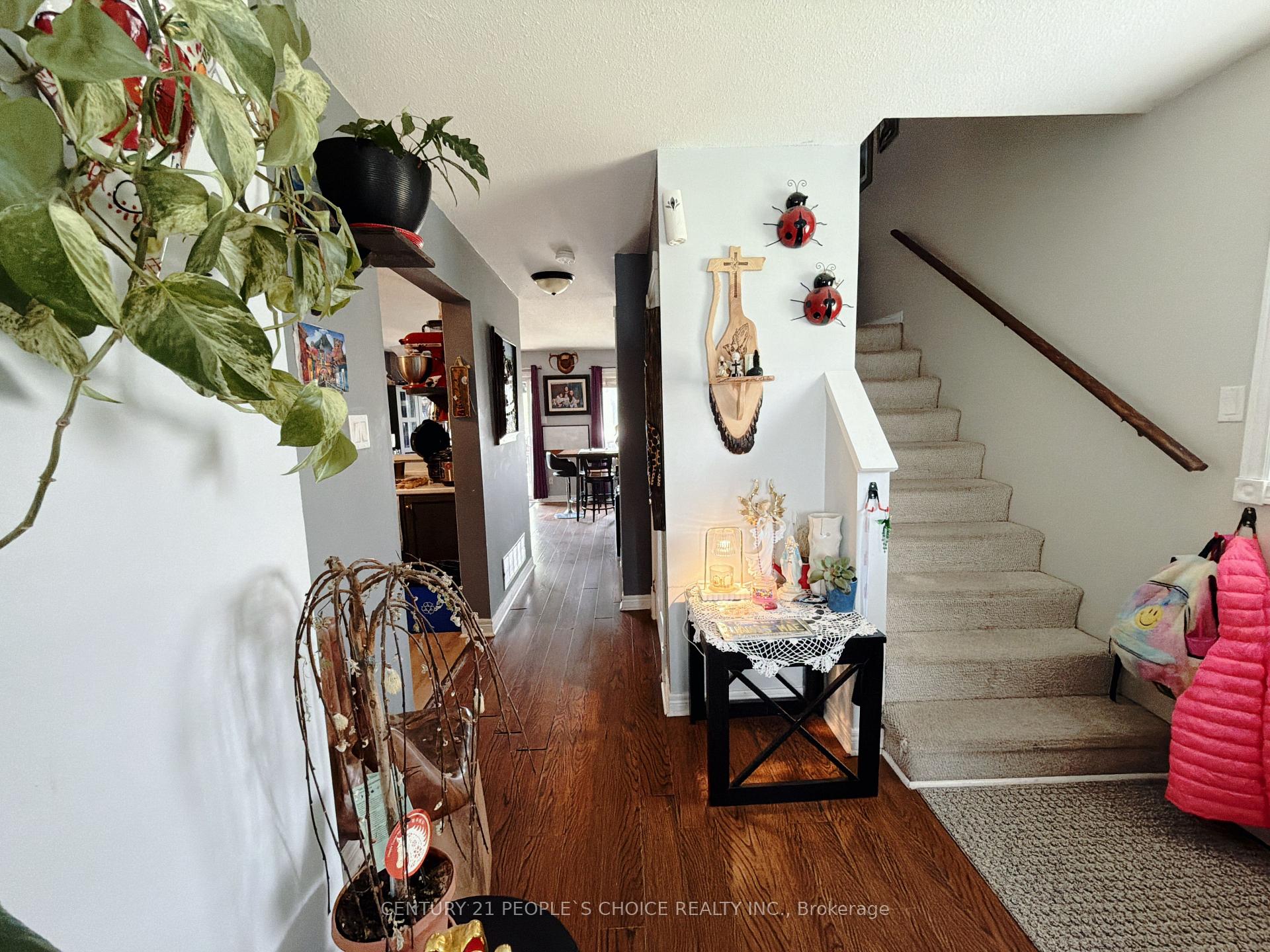 Photo 5 of 66 Michael Crescent, Barrie, East Bayfield — HOMEH