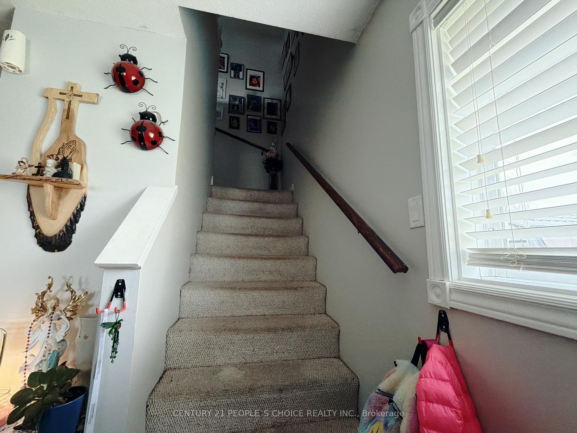 Photo 6 of 66 Michael Crescent, Barrie, East Bayfield — HOMEH