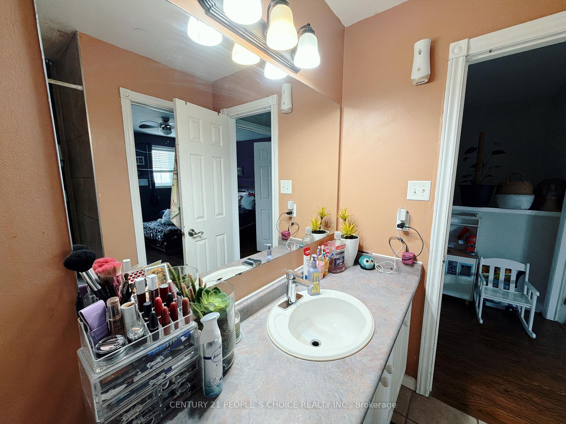 Photo 28 of 66 Michael Crescent, Barrie, East Bayfield — HOMEH