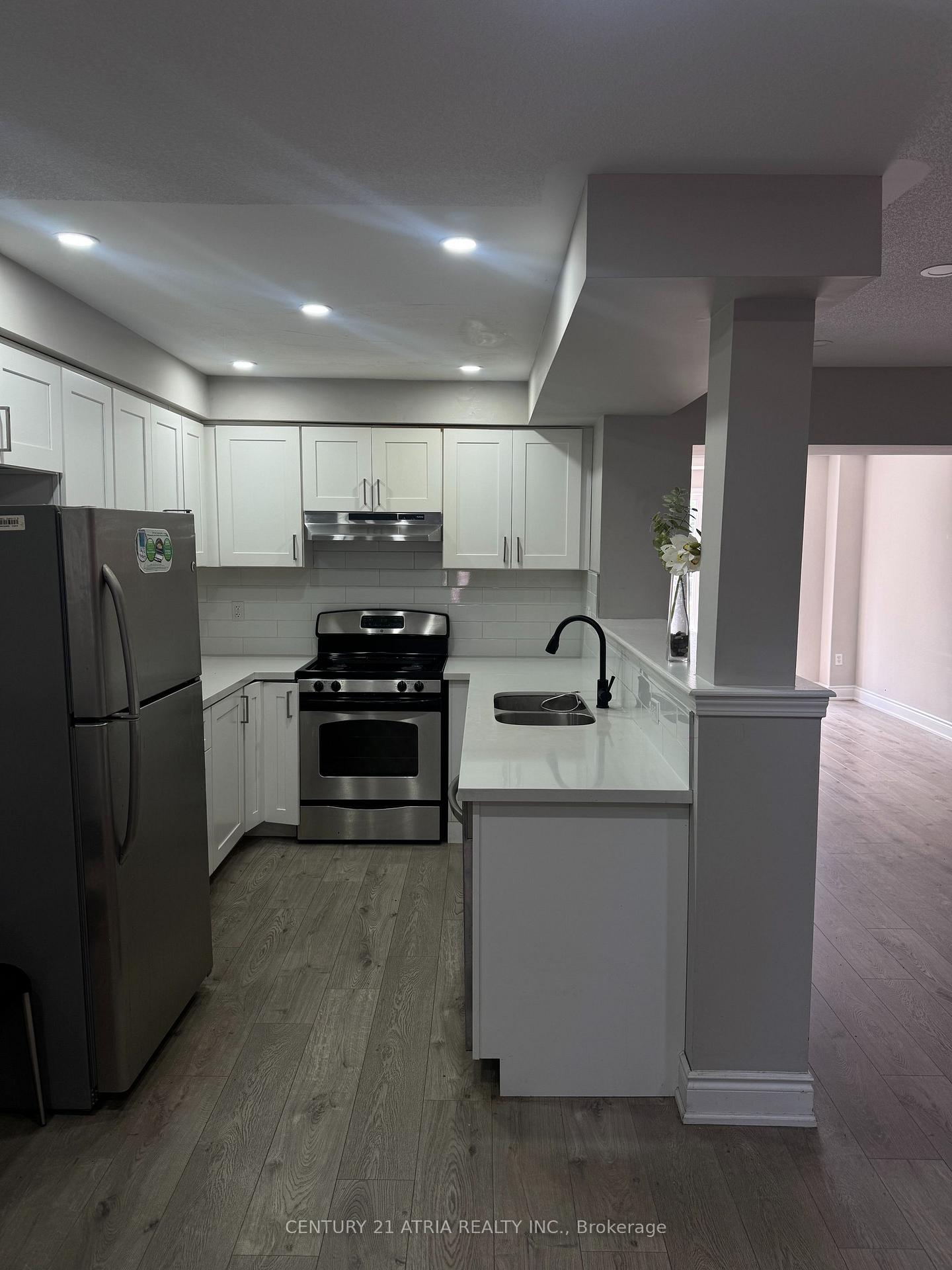Photo 3 of 482 Bur Oak Avenue, Markham, Berczy — HOMEH