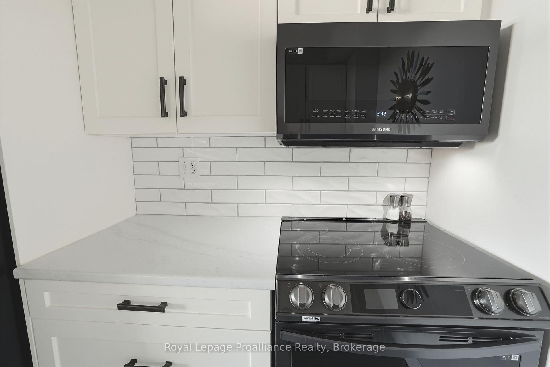 Photo 15 of Unit 1205, 344 Front Street, Belleville, Belleville Ward — HOMEH