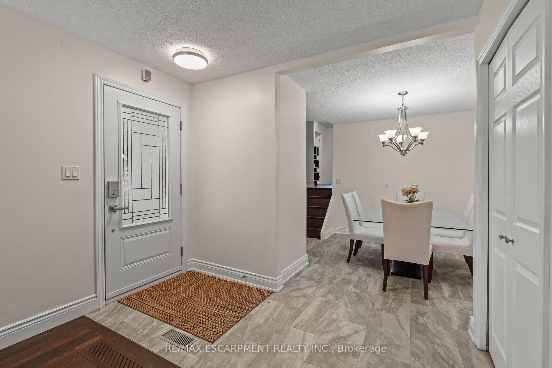 Photo 4 of 167 Berkindale Drive, Hamilton, Riverdale — HOMEH
