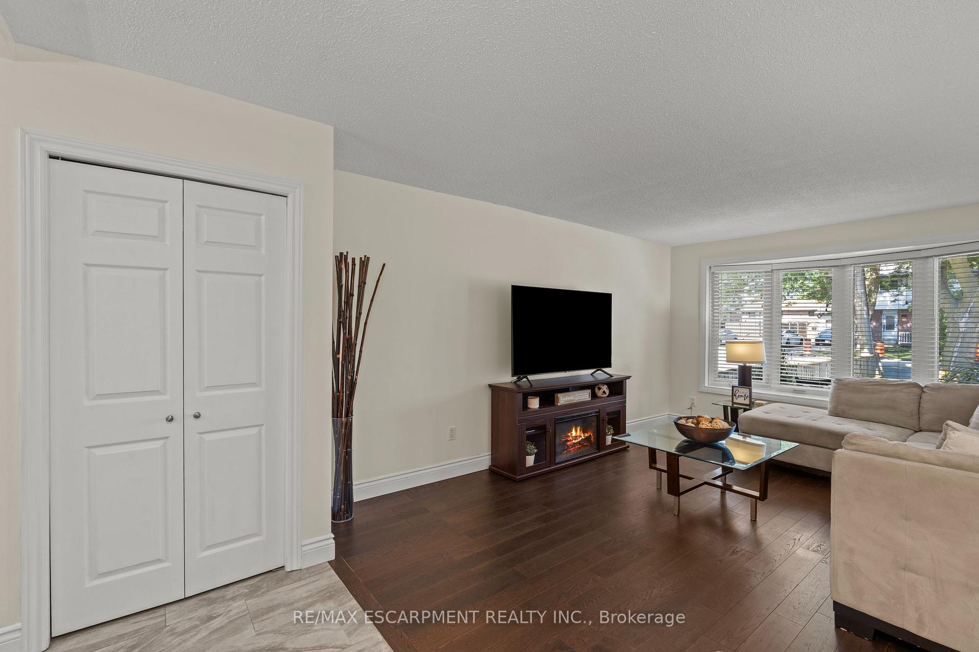 Photo 5 of 167 Berkindale Drive, Hamilton, Riverdale — HOMEH