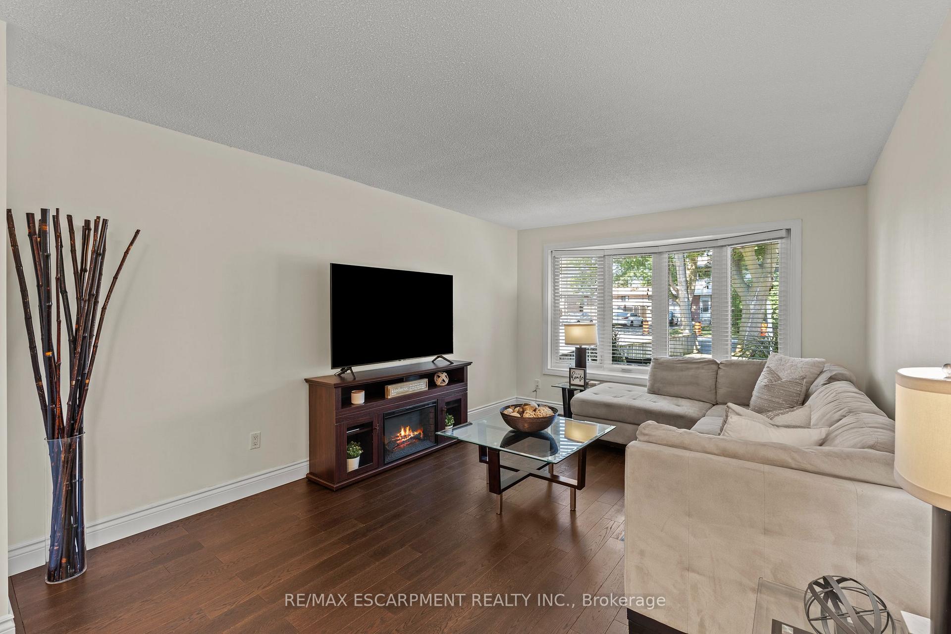 Photo 7 of 167 Berkindale Drive, Hamilton, Riverdale — HOMEH