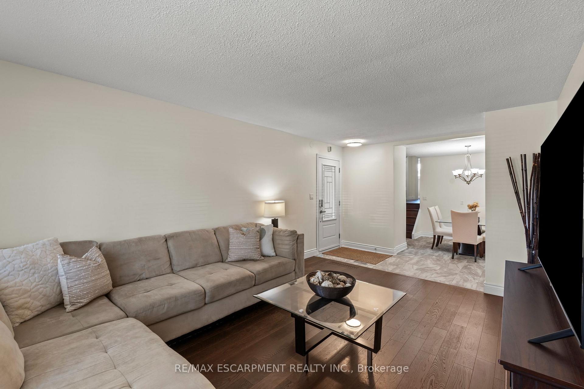 Photo 8 of 167 Berkindale Drive, Hamilton, Riverdale — HOMEH