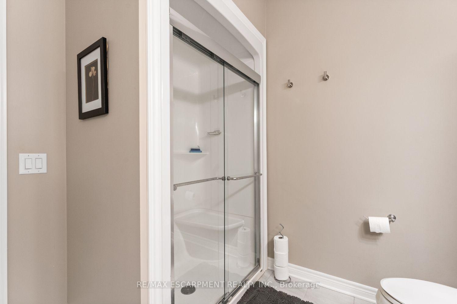 Photo 22 of 60 Andrew Lane, Thorold, Hurricane/Merrittville — HOMEH