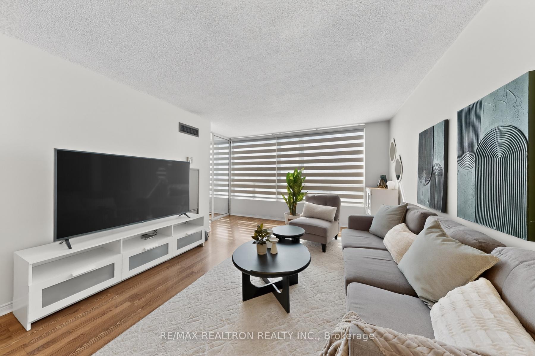 Photo 5 of Unit 410, 5765 Yonge Street, North York, Newtonbrook East — HOMEH