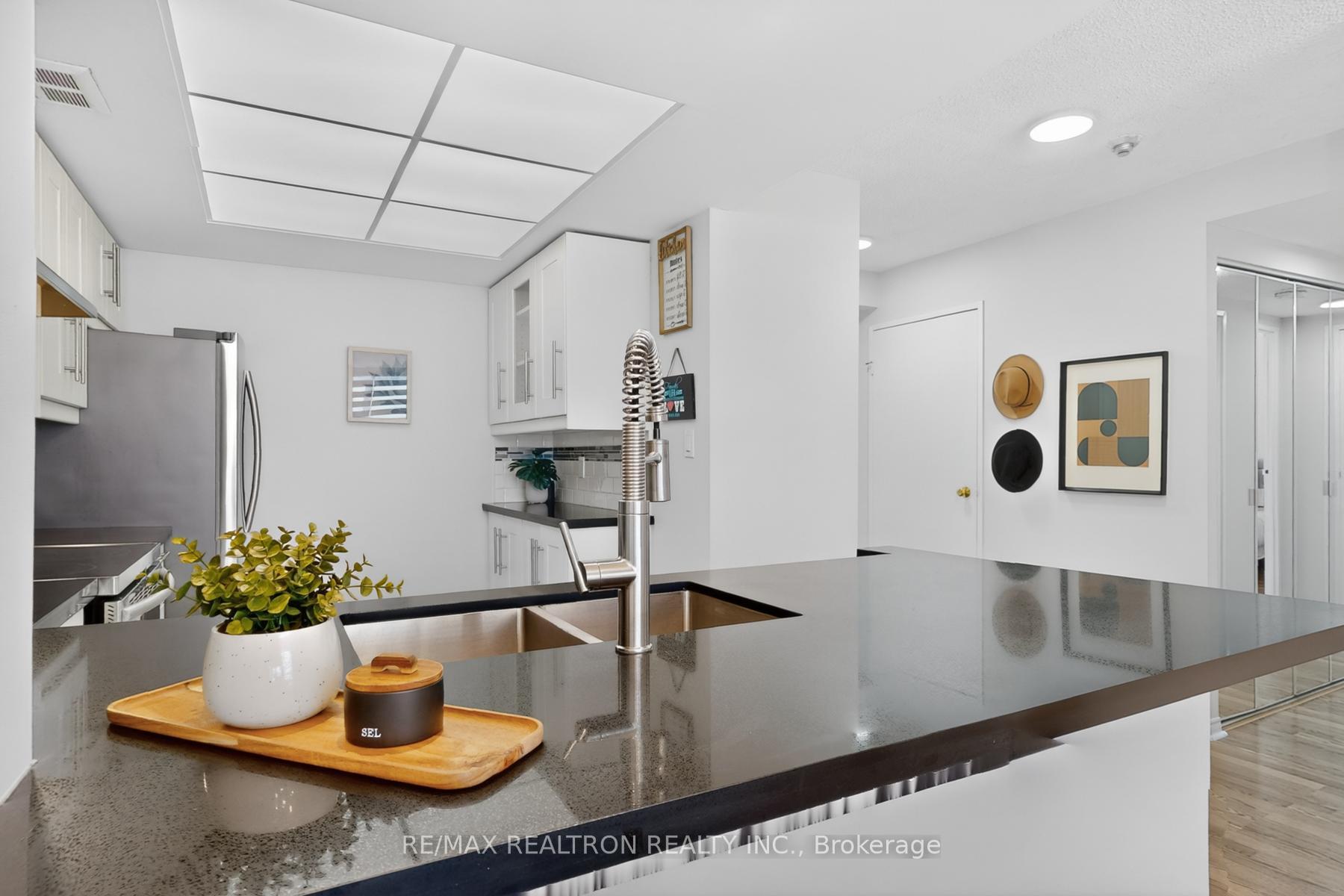 Photo 14 of Unit 410, 5765 Yonge Street, North York, Newtonbrook East — HOMEH