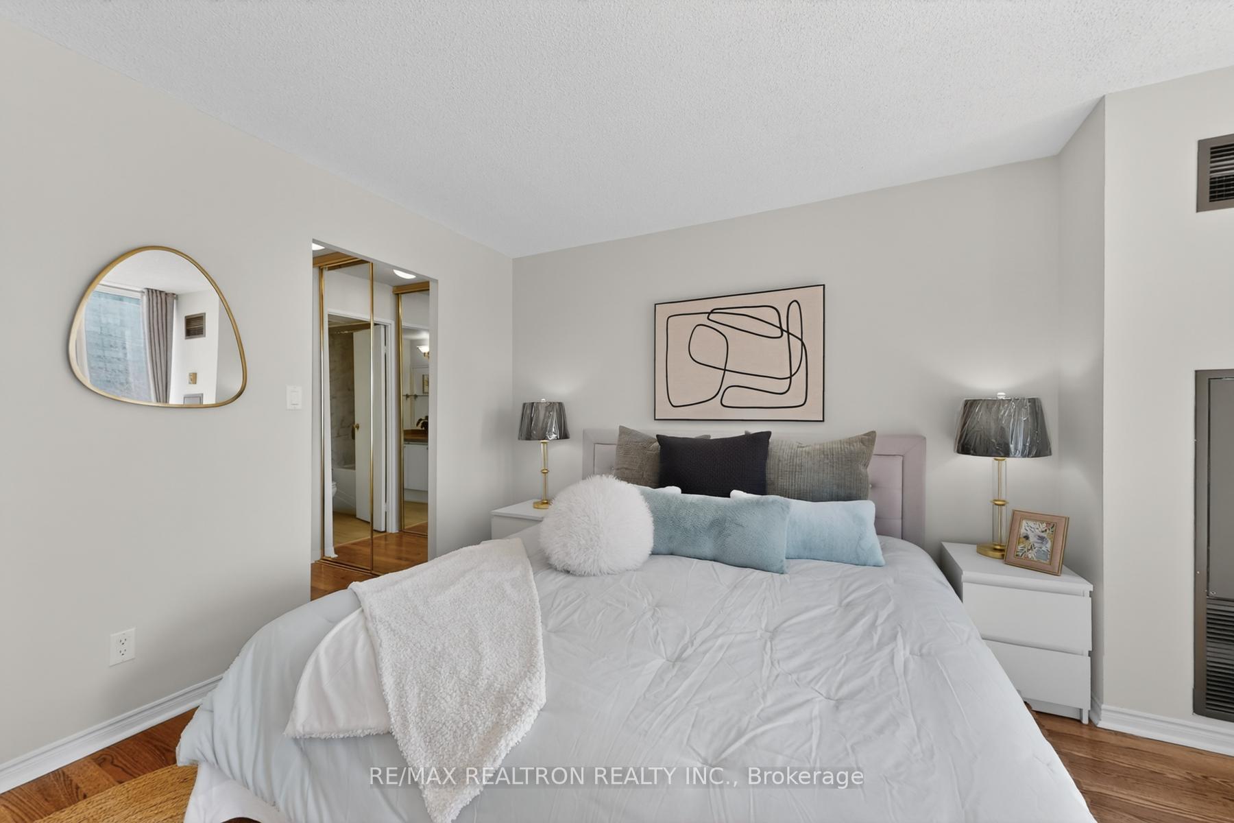 Photo 16 of Unit 410, 5765 Yonge Street, North York, Newtonbrook East — HOMEH