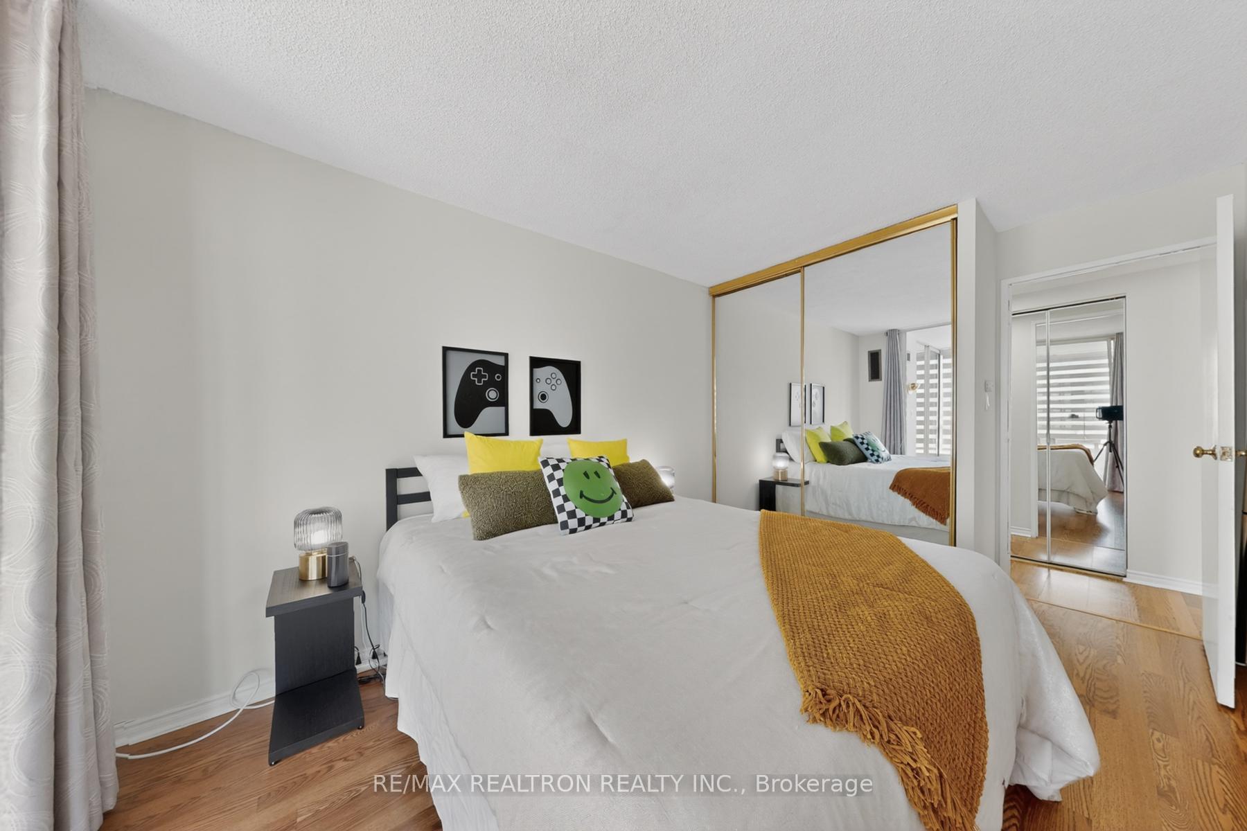 Photo 23 of Unit 410, 5765 Yonge Street, North York, Newtonbrook East — HOMEH