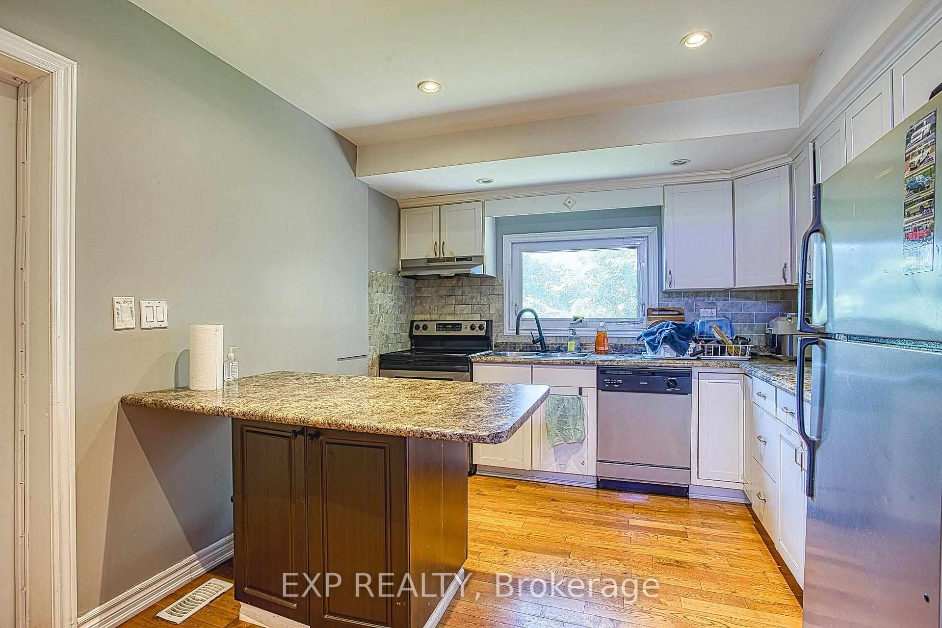 Photo 6 of 99 Mohawk Road W, Hamilton, Rolston — HOMEH