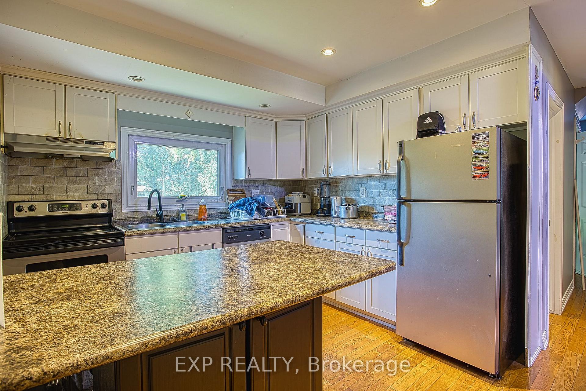 Photo 7 of 99 Mohawk Road W, Hamilton, Rolston — HOMEH