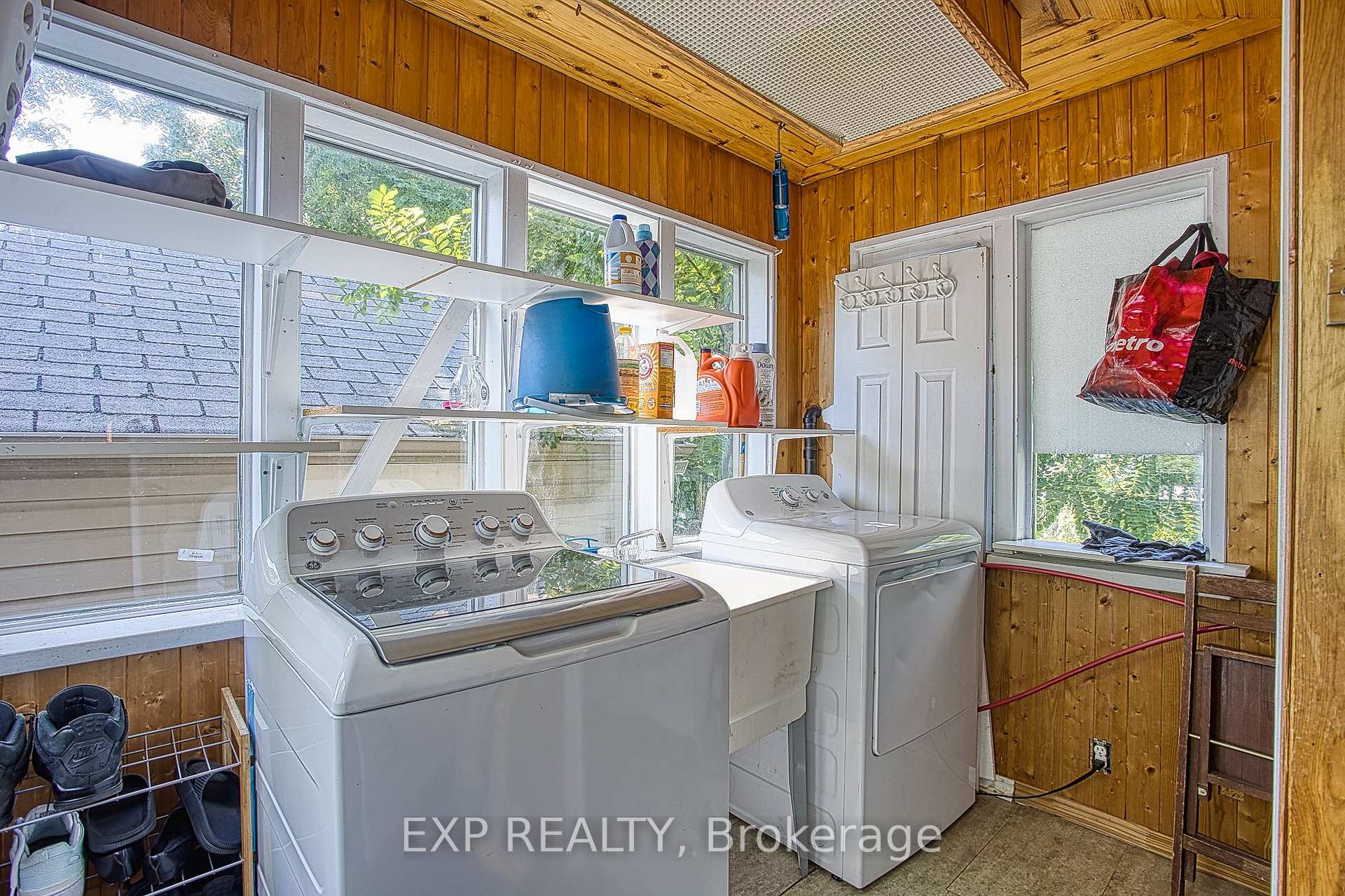 Photo 8 of 99 Mohawk Road W, Hamilton, Rolston — HOMEH