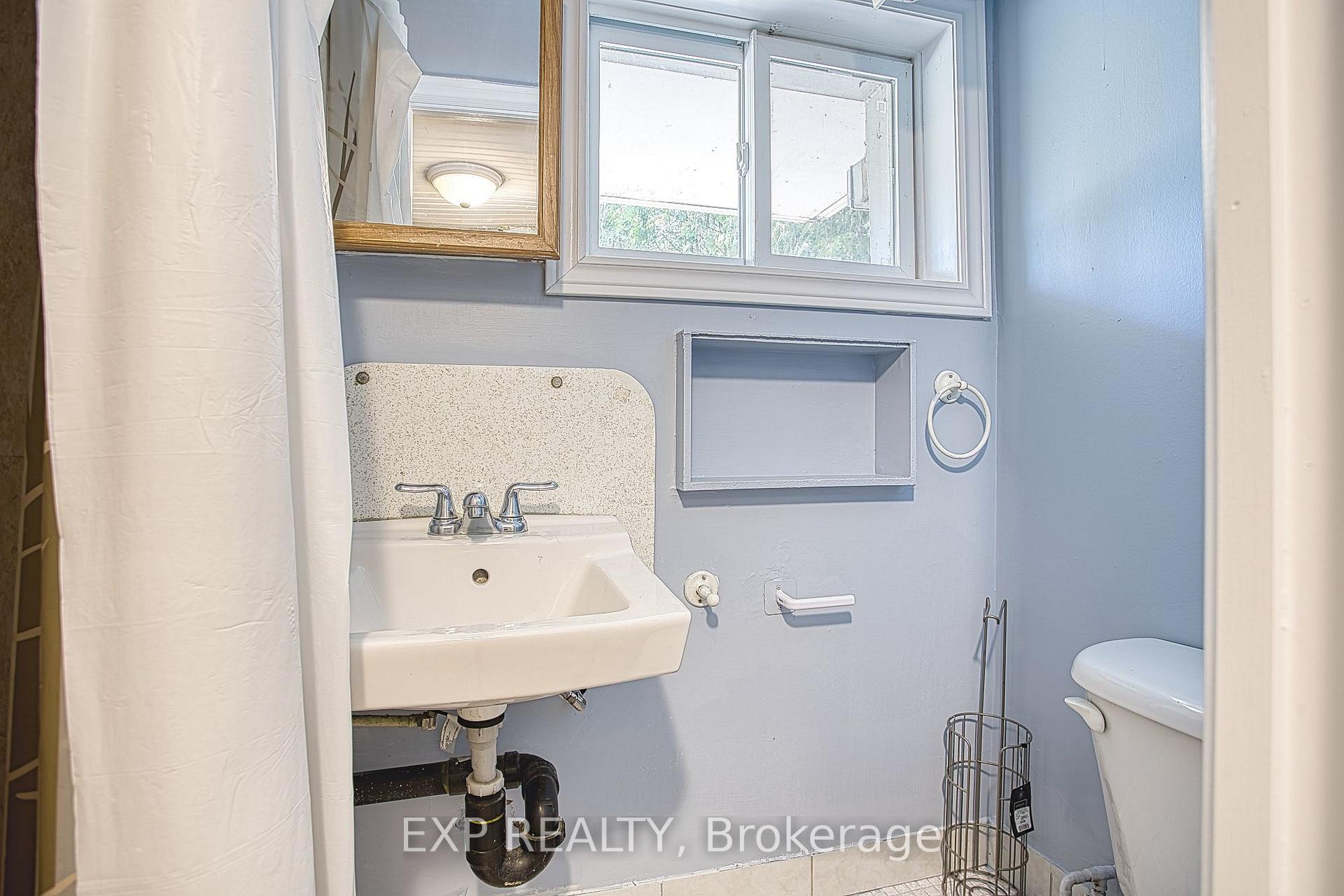 Photo 18 of 99 Mohawk Road W, Hamilton, Rolston — HOMEH