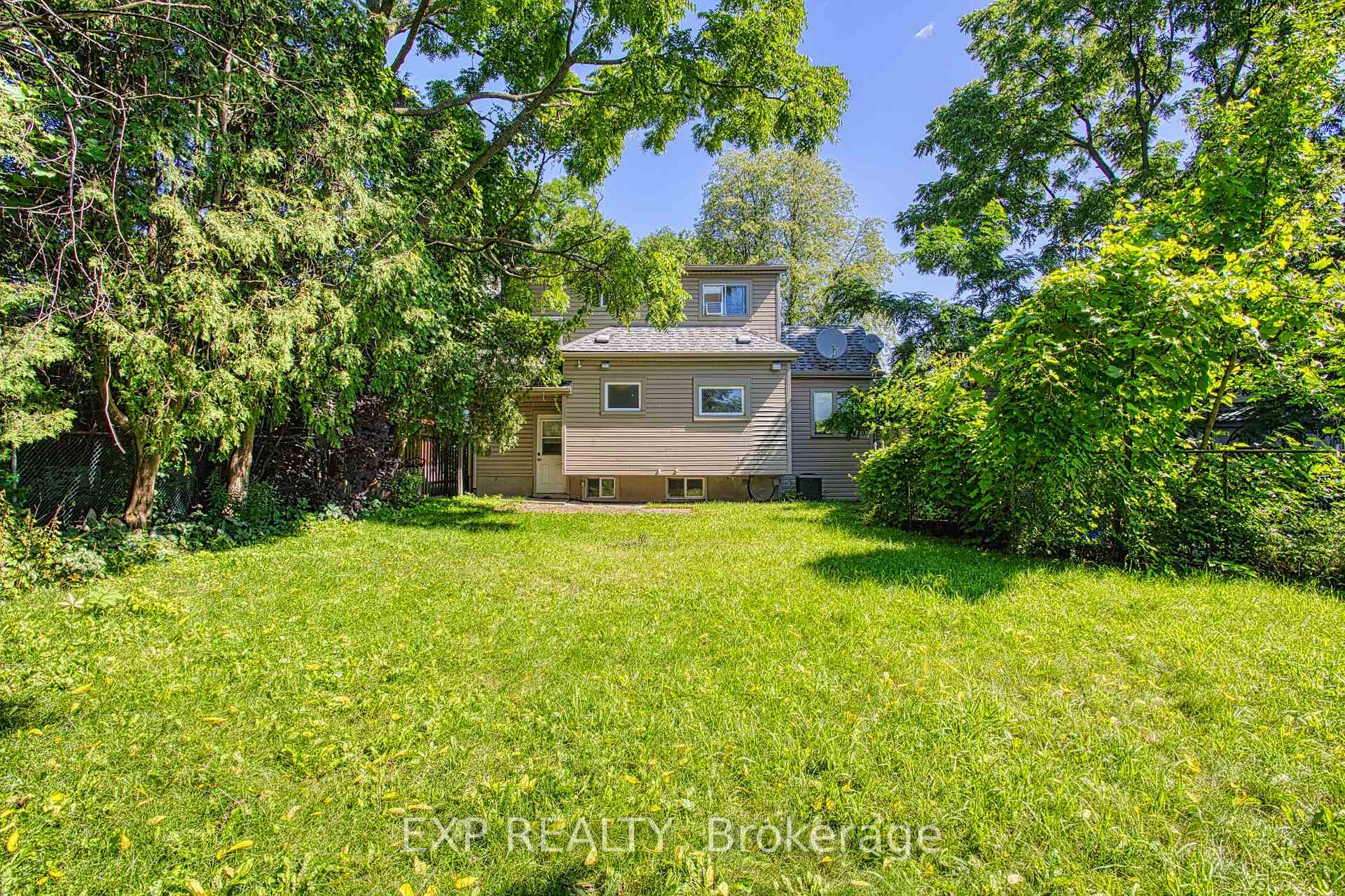 Photo 21 of 99 Mohawk Road W, Hamilton, Rolston — HOMEH