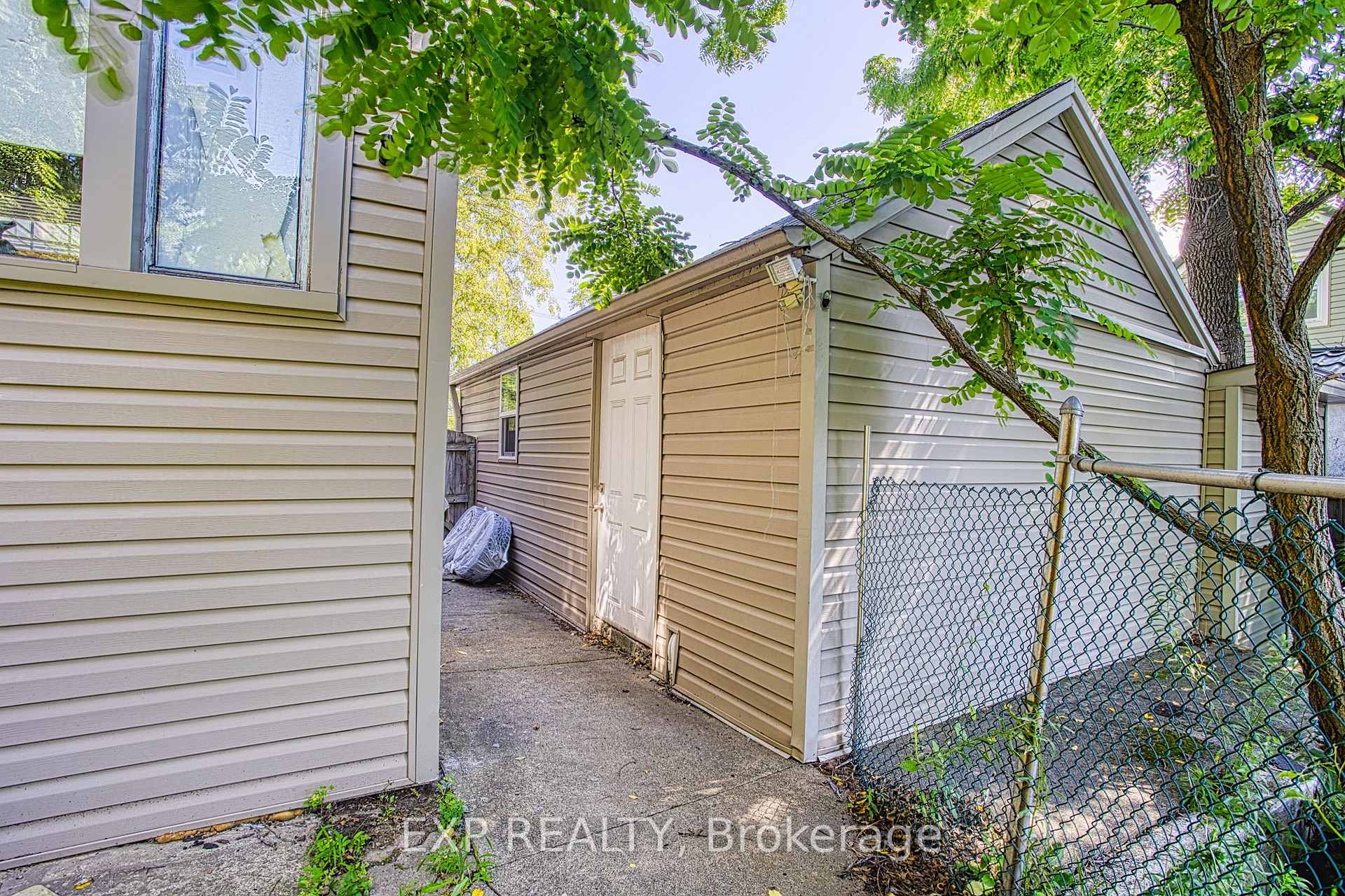 Photo 22 of 99 Mohawk Road W, Hamilton, Rolston — HOMEH