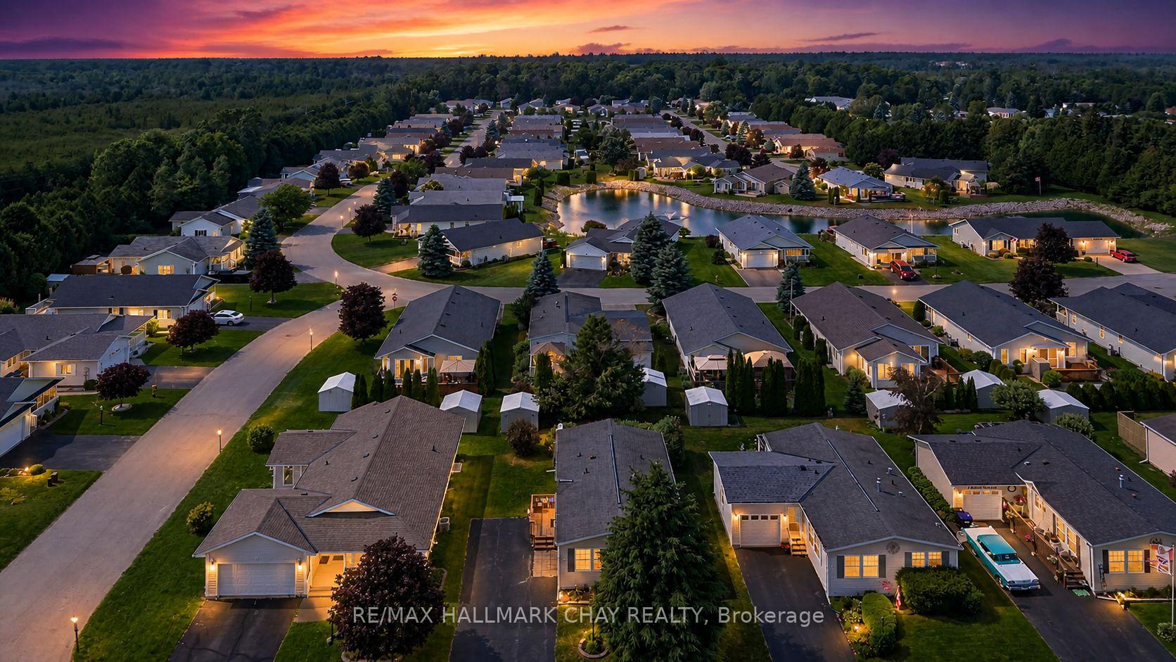 Photo 2 of 3 Illinois Crescent, Wasaga Beach — HOMEH