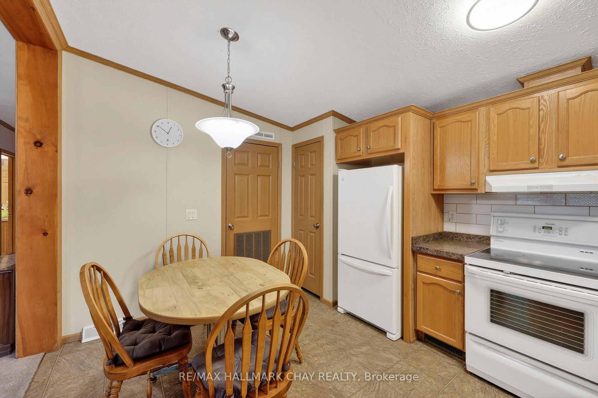 Photo 11 of 3 Illinois Crescent, Wasaga Beach — HOMEH