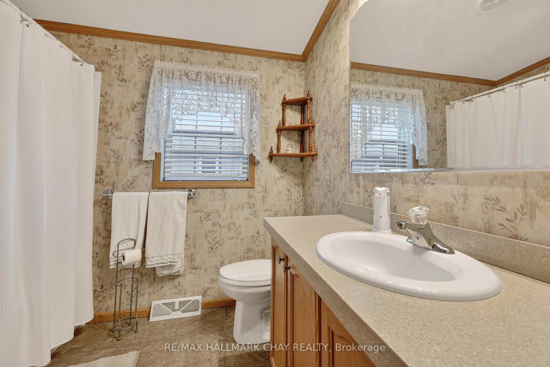 Photo 17 of 3 Illinois Crescent, Wasaga Beach — HOMEH
