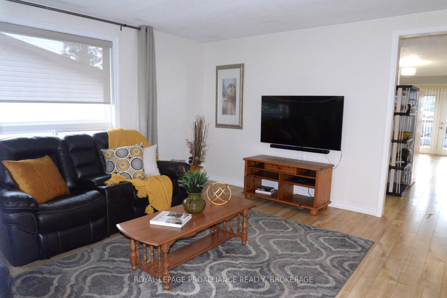 Photo 3 of 108 Elmwood Drive, Gananoque, Gananoque — HOMEH