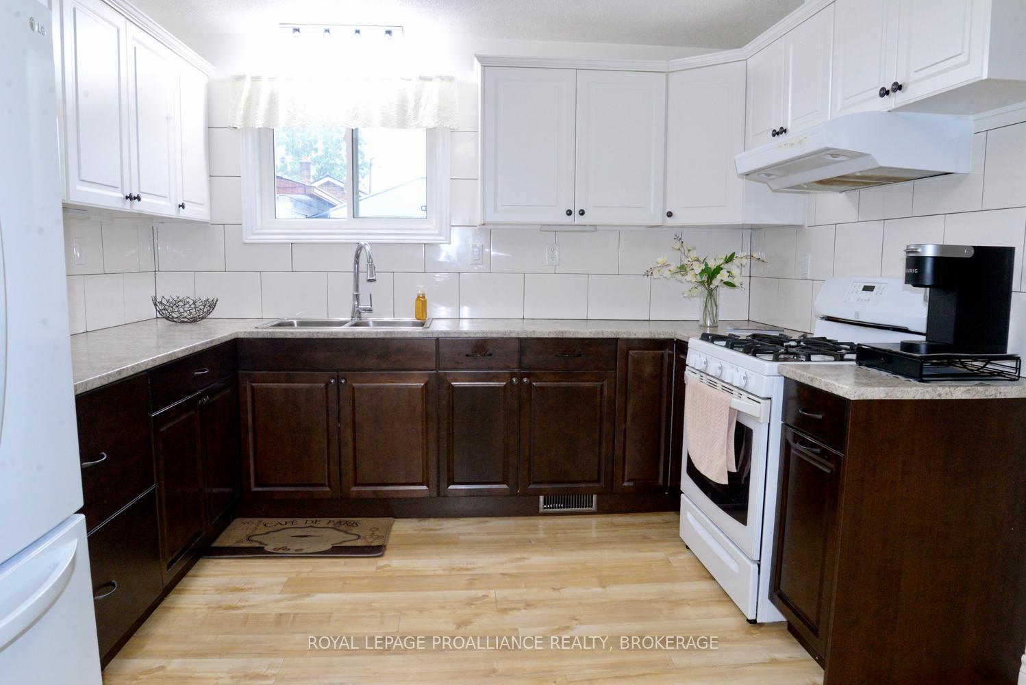 Photo 16 of 108 Elmwood Drive, Gananoque, Gananoque — HOMEH
