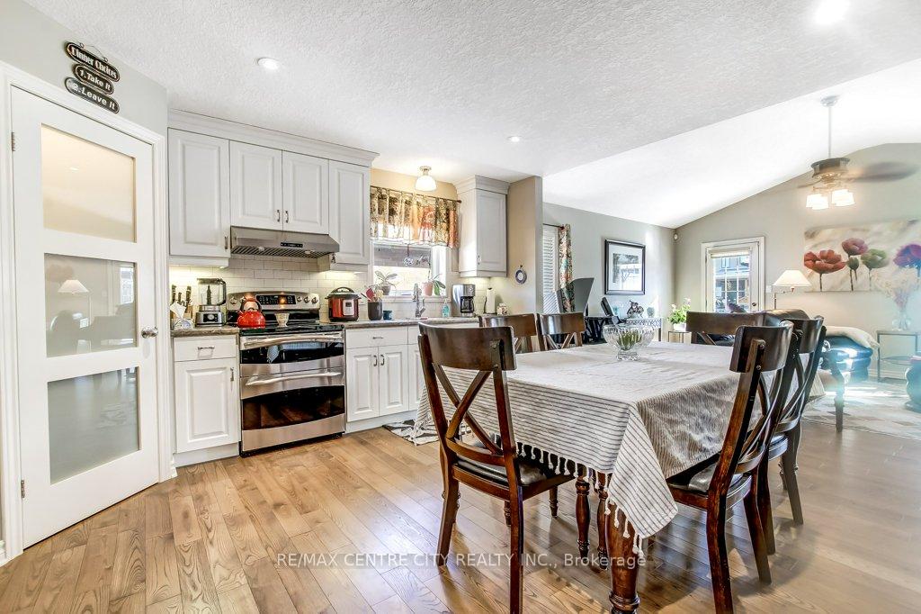 Photo 8 of 67 Peach Tree Boulevard, St. Thomas — HOMEH