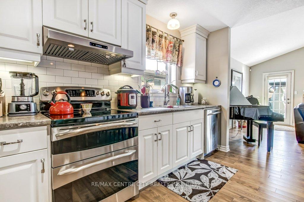 Photo 9 of 67 Peach Tree Boulevard, St. Thomas — HOMEH