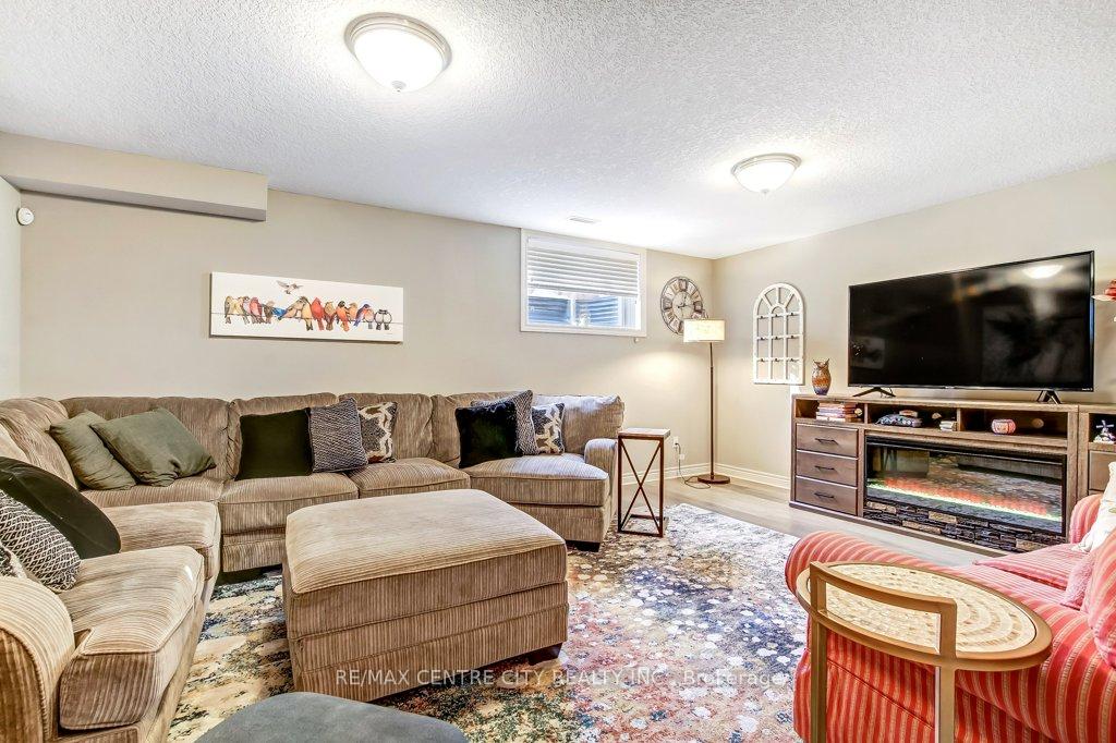 Photo 26 of 67 Peach Tree Boulevard, St. Thomas — HOMEH