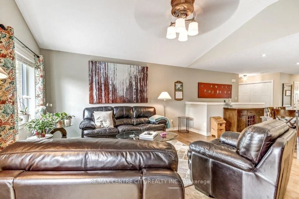 Photo 19 of 67 Peach Tree Boulevard, St. Thomas — HOMEH