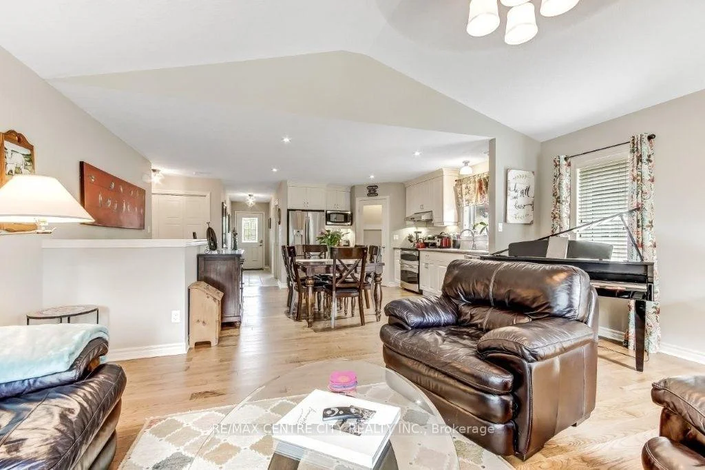 Photo 20 of 67 Peach Tree Boulevard, St. Thomas — HOMEH