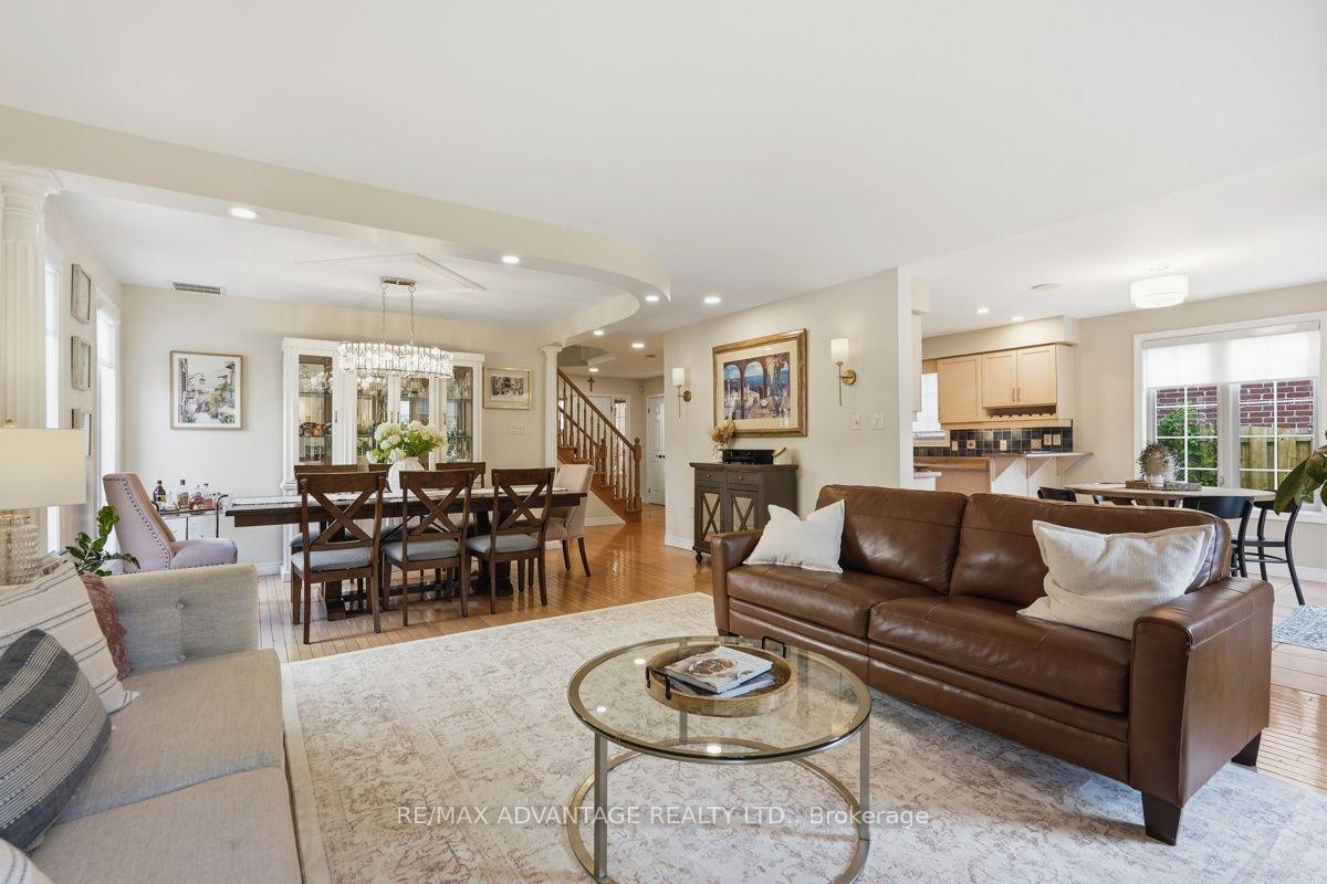 Photo 2 of 831 Crestview Crescent, London, South L — HOMEH