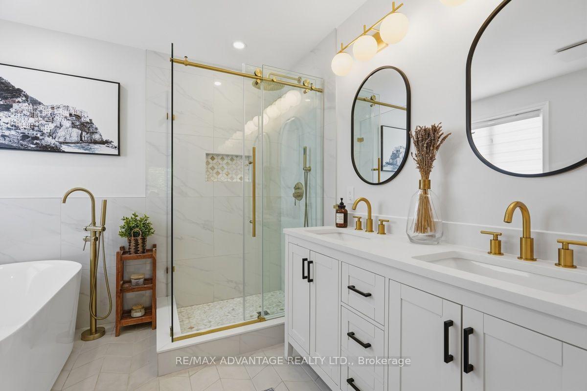 Photo 9 of 831 Crestview Crescent, London, South L — HOMEH