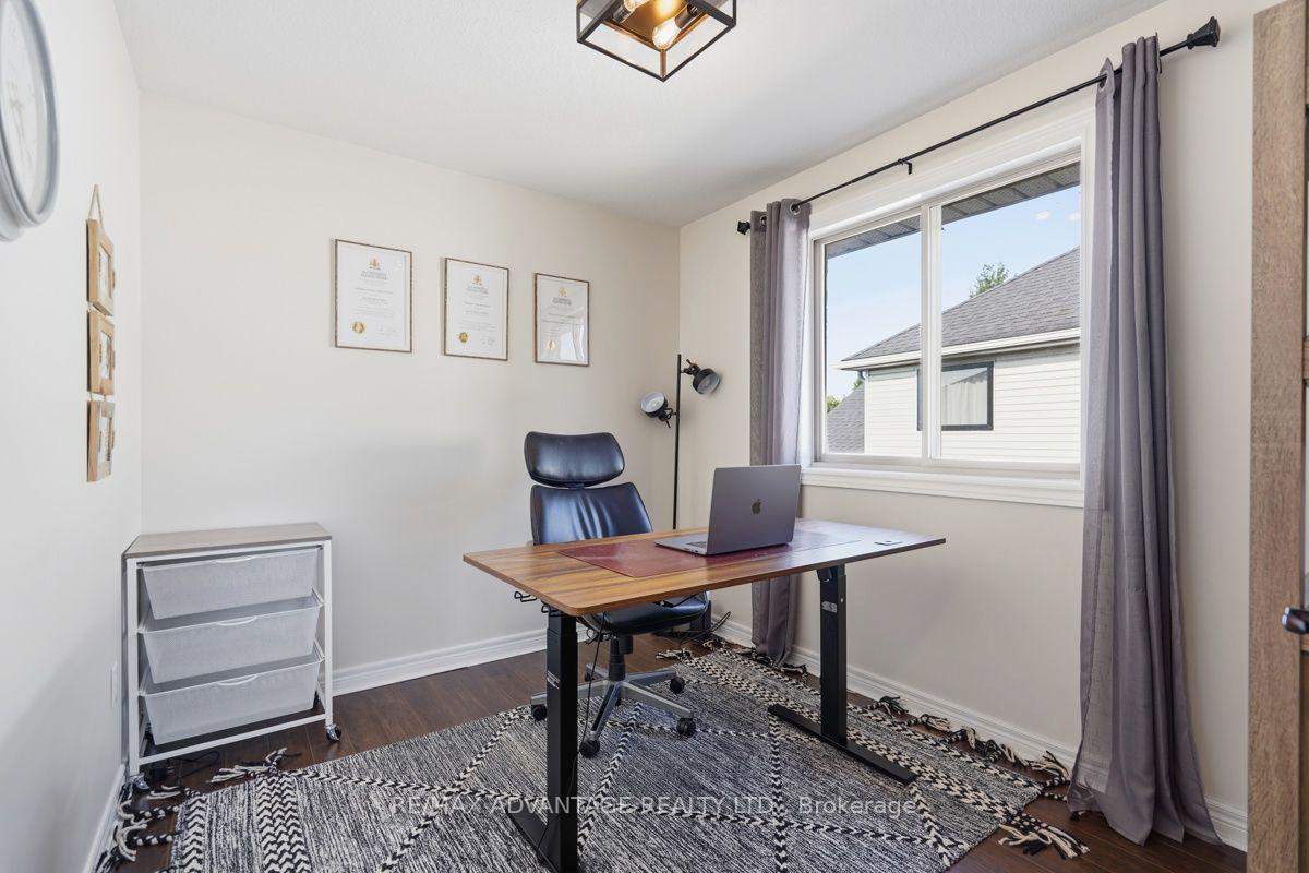Photo 15 of 831 Crestview Crescent, London, South L — HOMEH