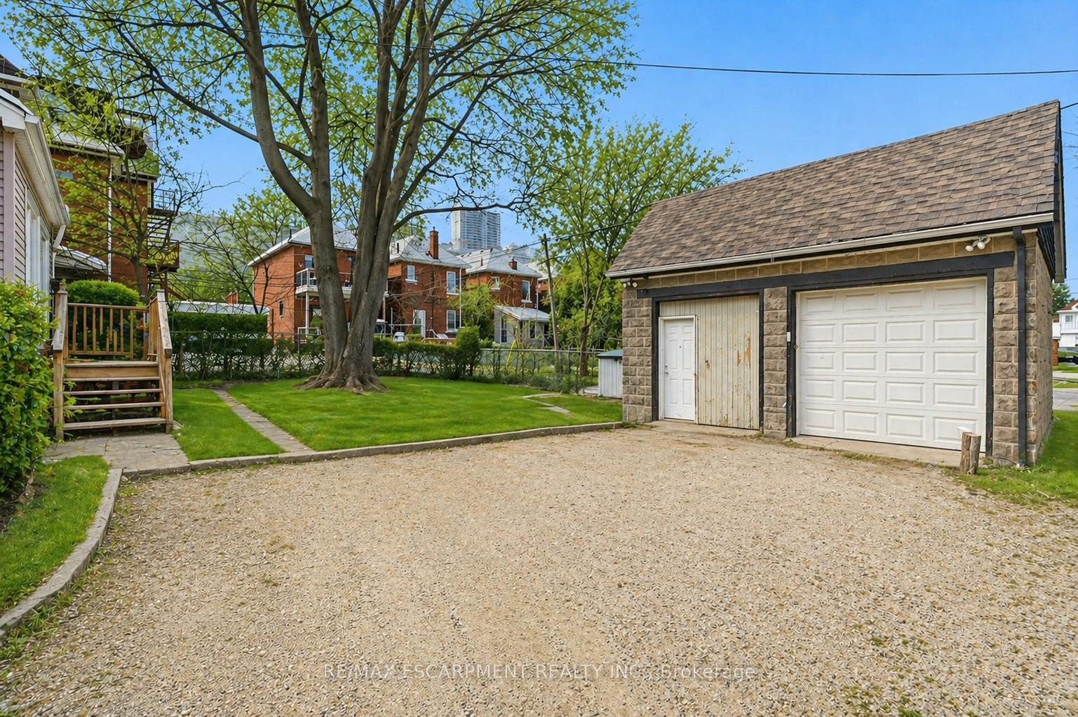 Photo 2 of 260 Prospect Street S, Hamilton, Blakeley — HOMEH