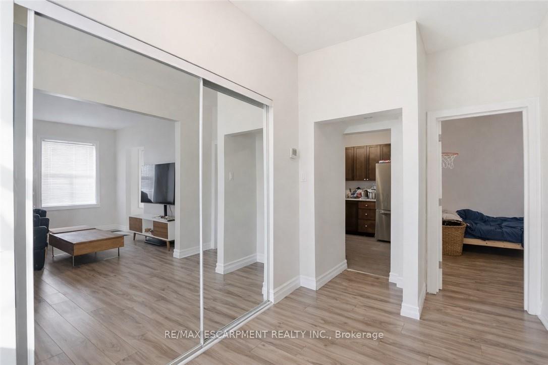 Photo 7 of 260 Prospect Street S, Hamilton, Blakeley — HOMEH