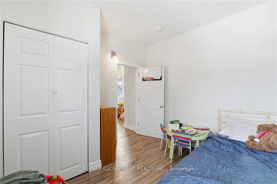 Photo 9 of 260 Prospect Street S, Hamilton, Blakeley — HOMEH