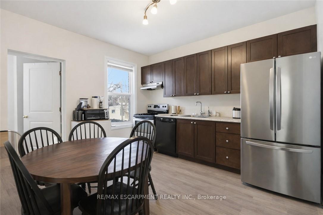 Photo 10 of 260 Prospect Street S, Hamilton, Blakeley — HOMEH