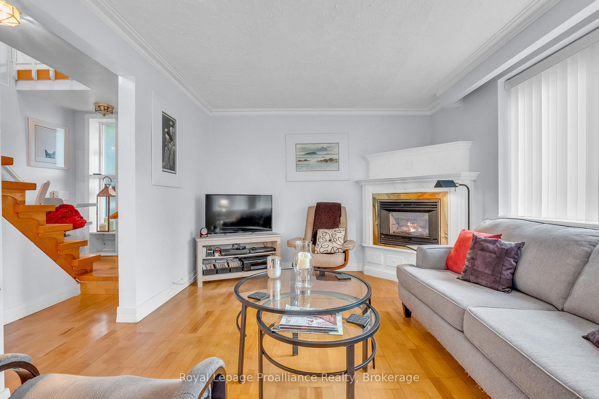 Photo 4 of 394 Sunset Boulevard, Clarington, Newcastle — HOMEH