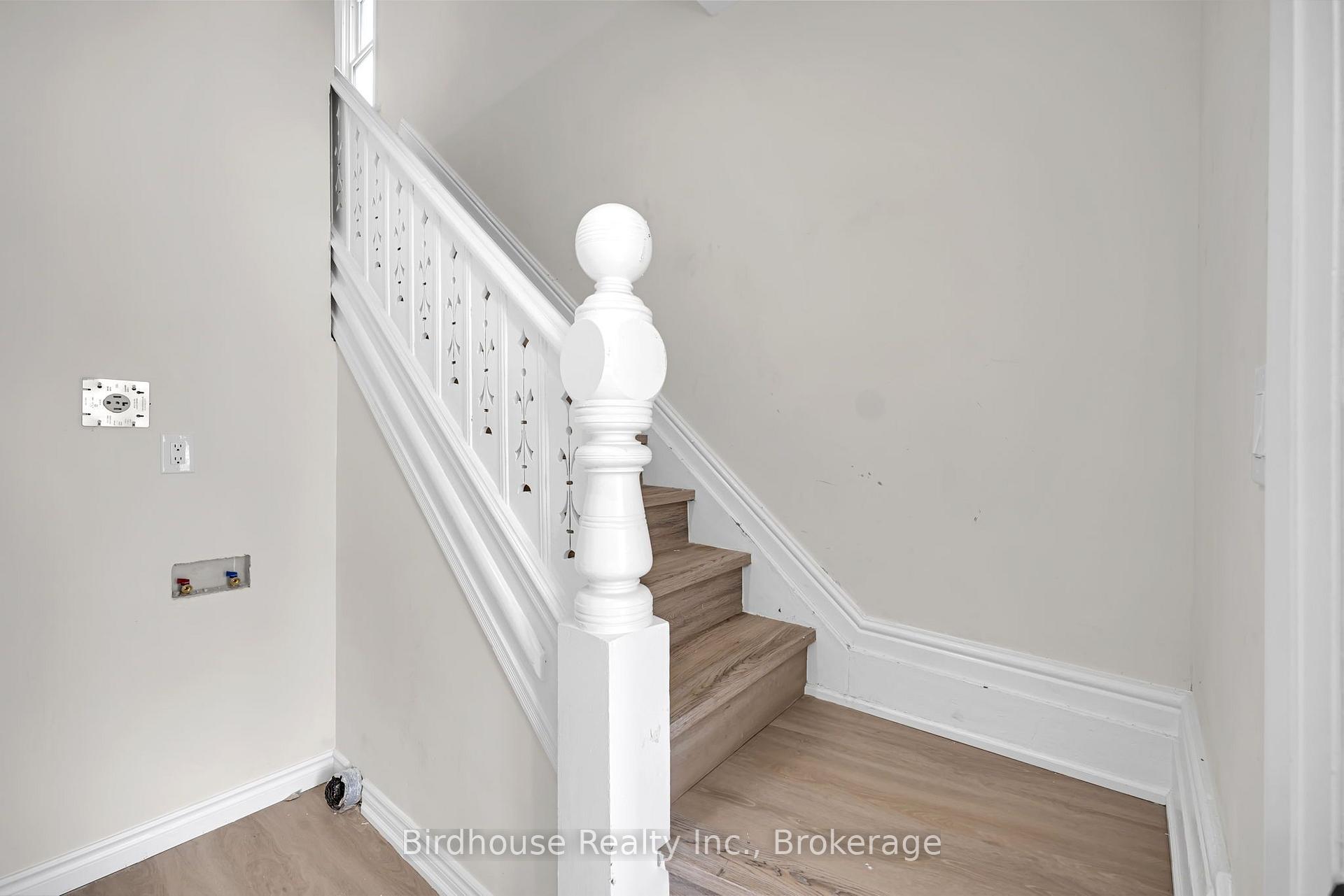 Photo 7 of Unit Unit#C, 108 Lindsay Street, Kawartha Lakes, Lindsay — HOMEH