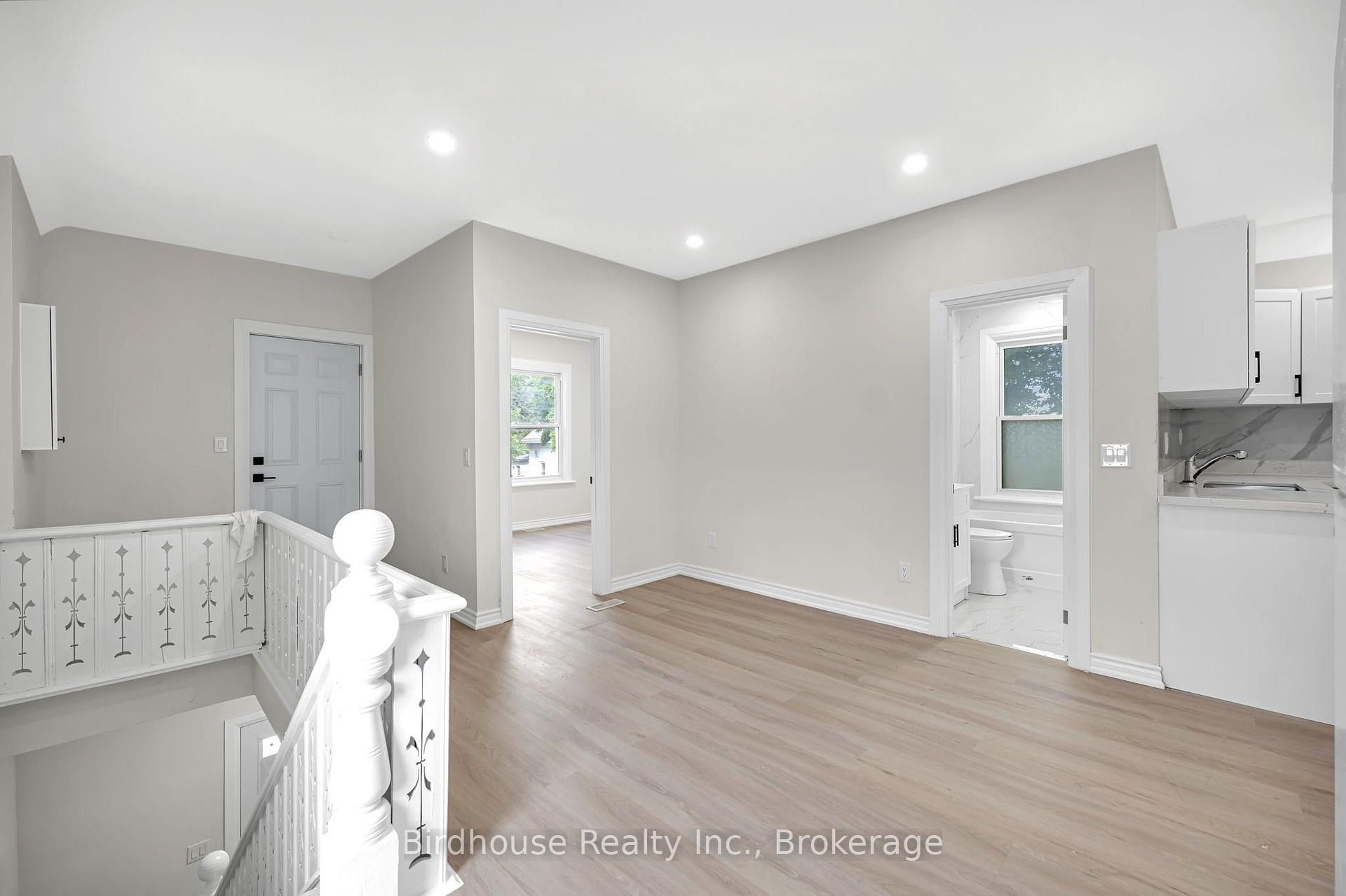 Photo 1 of Unit Unit#C, 108 Lindsay Street, Kawartha Lakes, Lindsay — HOMEH
