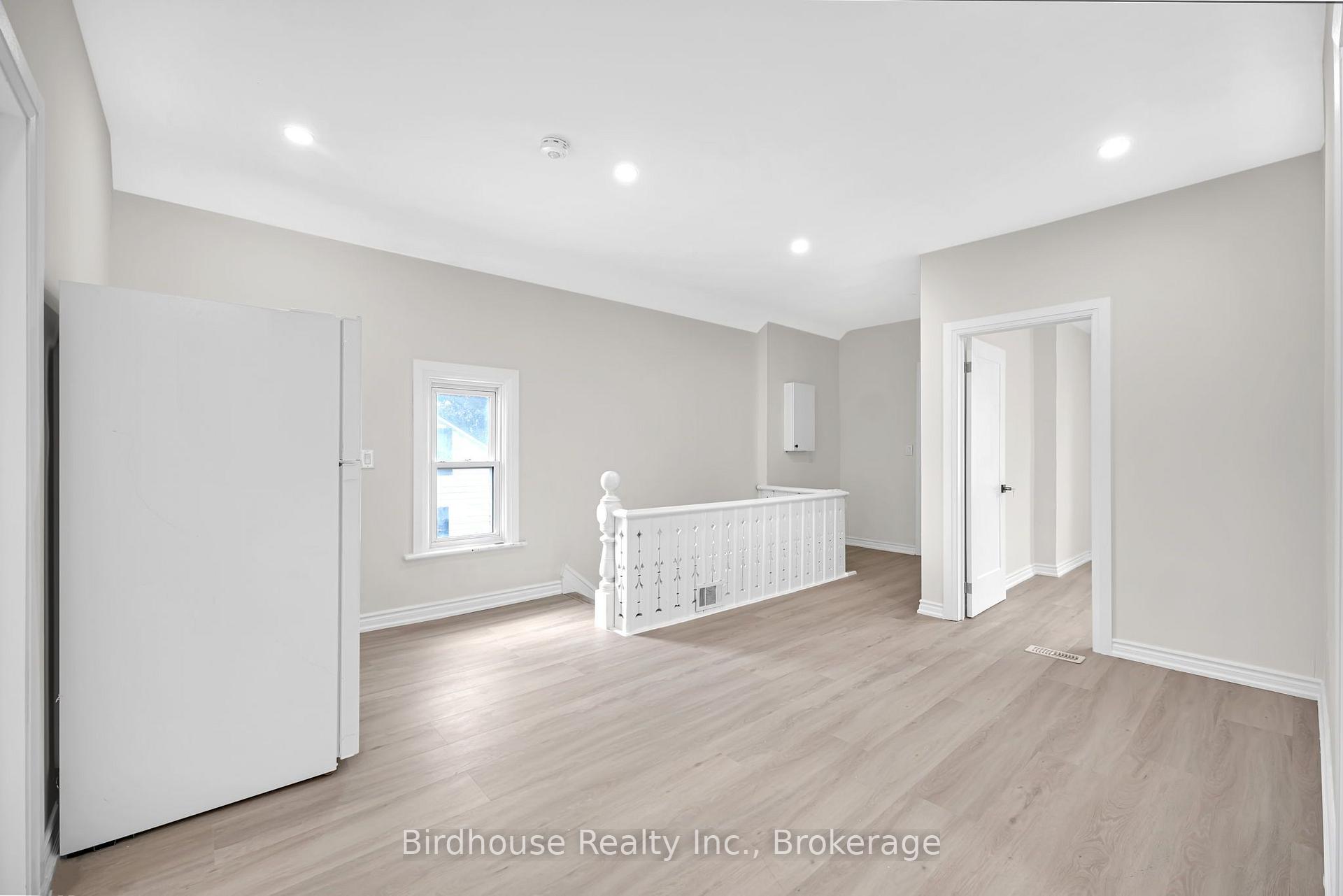 Photo 8 of Unit Unit#C, 108 Lindsay Street, Kawartha Lakes, Lindsay — HOMEH