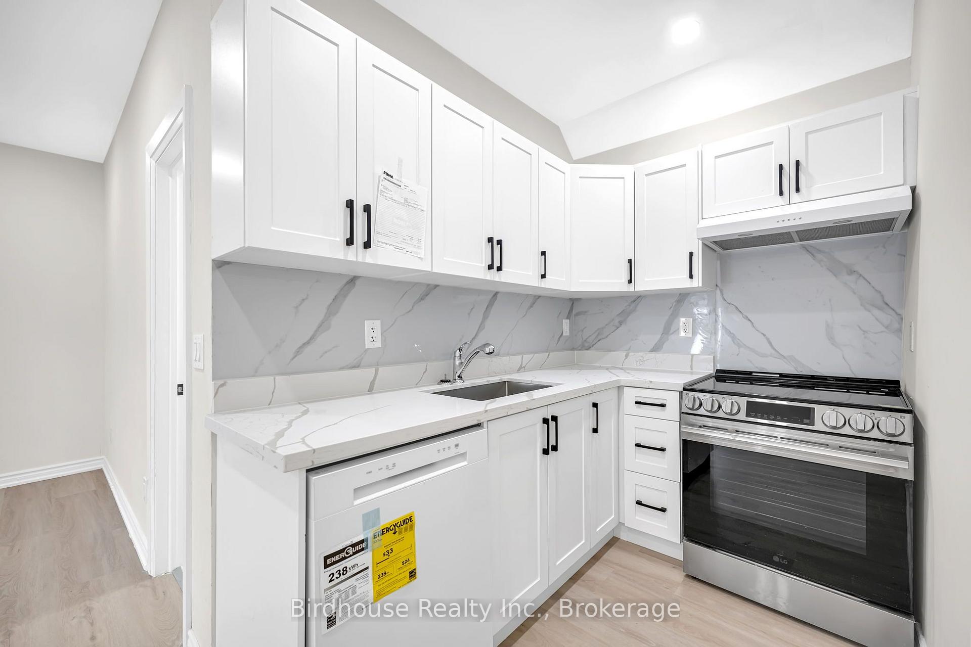 Photo 4 of Unit Unit#C, 108 Lindsay Street, Kawartha Lakes, Lindsay — HOMEH